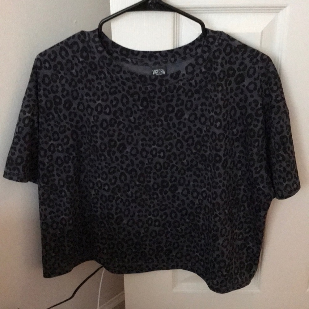 NWOT VICTORIA SPORT TOP